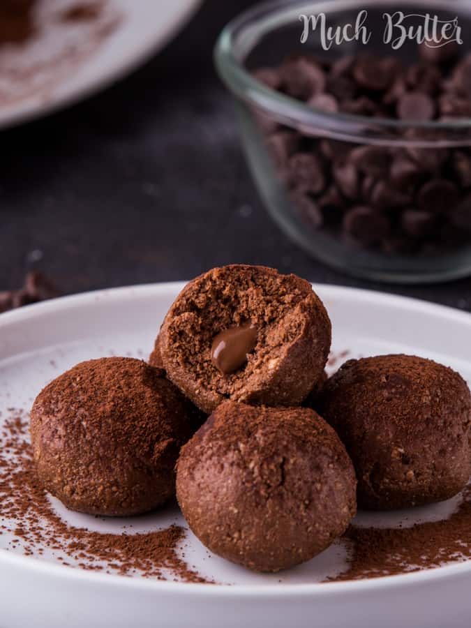 Vanilla Chocolate Wafer Sandwich Balls