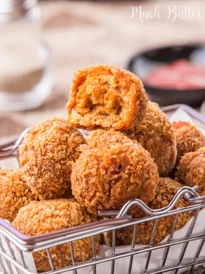 Spicy Chicken Balls, a copycat from famous fast food restaurant that turned out more delicious than the original. More tasty than chicken nugget packages from supermarket!