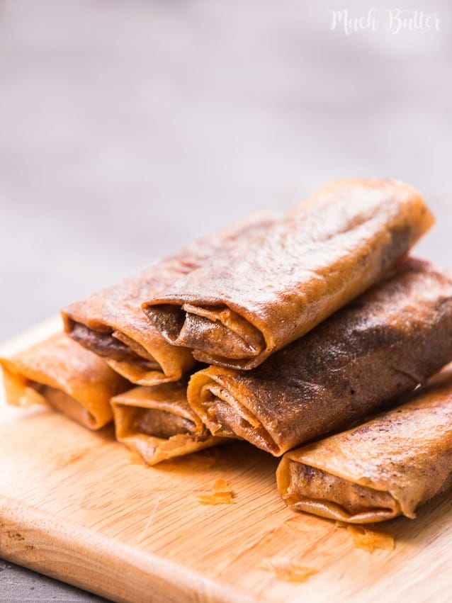 Chocolate banana spring rolls are simple and easy dessert. It only needs three ingredients. The outer texture is crunchy and the inside is soft warm banana and melty chocolate.