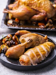 Howdy! Who are into a classic and juicy roast chicken for today? Today, I want to introduce you to my favorite classic and juicy roast chicken. It uses simple gravy. Just classic steps for the flavorful roast chicken!