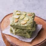 Chocolate matcha oat bar is a green, crunchy, and tasty snack. It is a mixture bar of matcha powder or green tea powder, oats, chocolate, and almond. A simple snack for your afternoon slump! Give a shot for this green and less sugar bar.