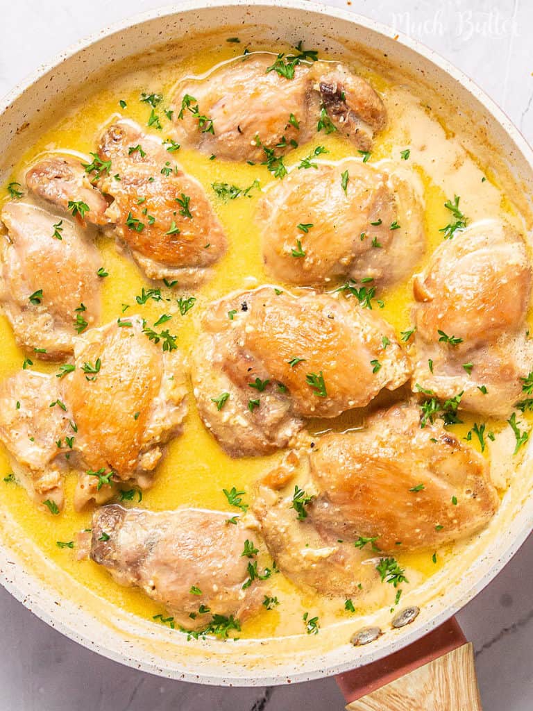 Creamy garlic chicken thigh is easy comfort food for your family! It is a juicy chicken thigh smothered with creamy thick garlic parmesan cheese sauce. Let's dig in!