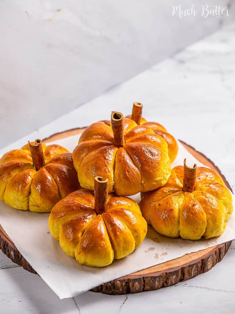 Let’s make Pumpkin Bun. A beautiful bright color appetizer for your Halloween. It is so light, fluffy, moist, and mouthwatering!