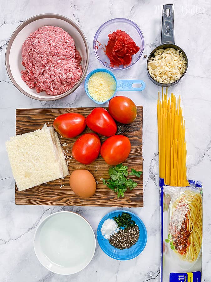 Easy and lovely dinner menu with homemade spaghetti and meatball. Perfect combination of spaghetti and meatballs with marinara sauce seriously will make you full of smile!