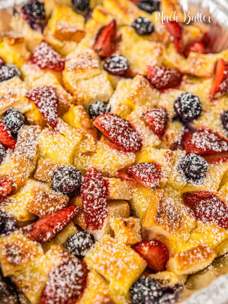 Baked Berry French Toast is always my favorite brunch on a slow weekend. crusty and hearty bread, fresh-picked berries, pst it's really filling