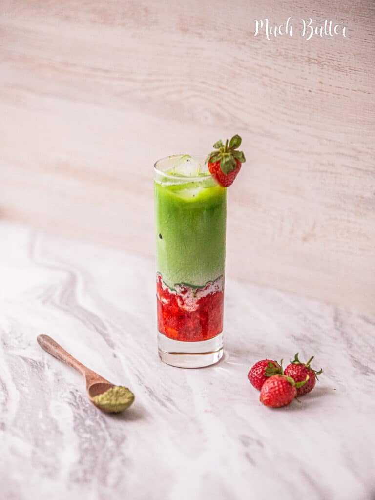 Strawberry Matcha Latte, a perfect blend of sweet and earthy flavors. 5 minutes to be ready and perfect for any time of day. This energizing drink will brighten your day with its beautiful layer of flavors.