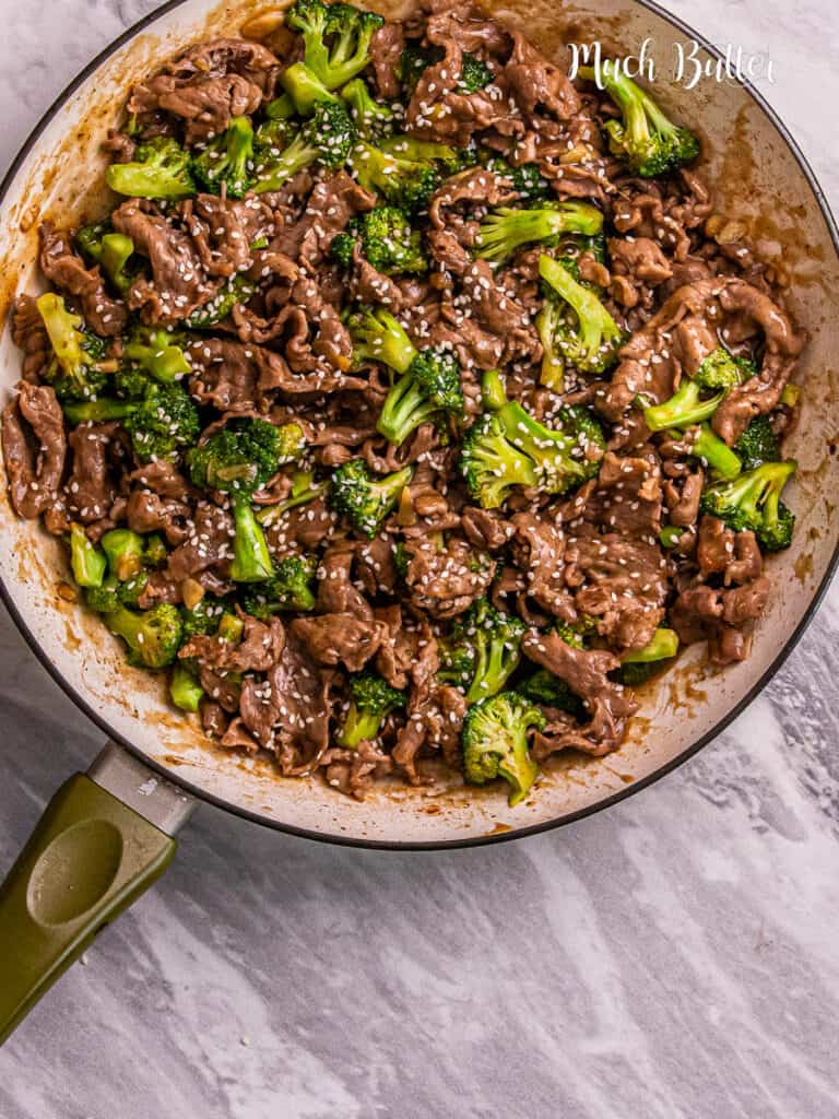 This Succulent Beef and Broccoli Stir Fry takes less than 20 minutes to serve! Fresh broccoli and tender beef, complete out in a savory sauce! 
