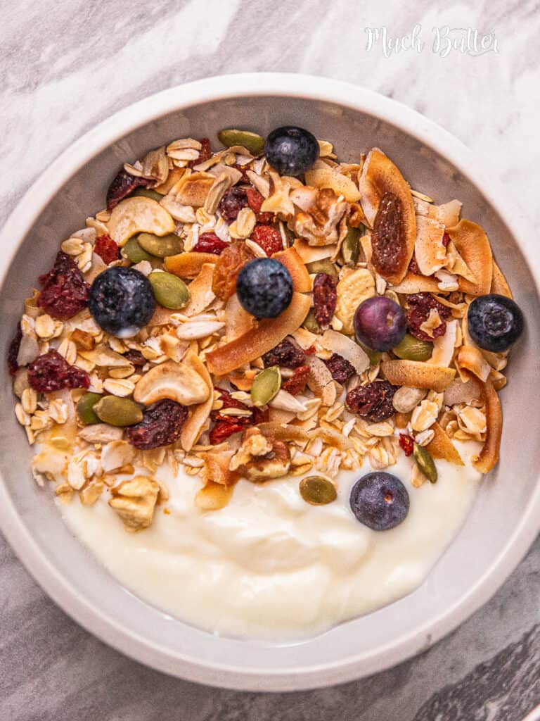 how to make homemade muesli recipes. Made from oats, nuts, and dried fruit. It’s quick, healthy, vegan, and gluten-free!