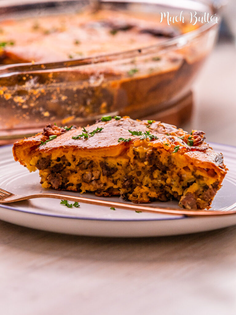 Impossible Cheeseburger Pie is a wholesome beefy cheesy burger with a twist to pie. This yummy recipe is effortless & family-friendly for sure