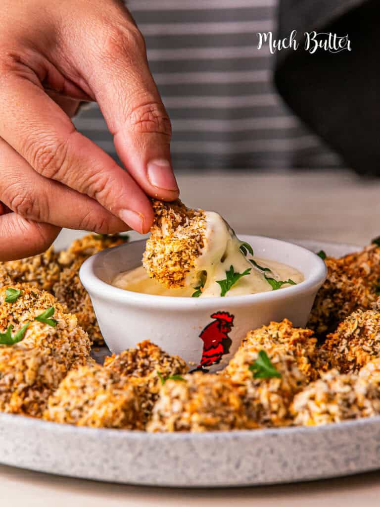 Serve these guilt-free Crispy Baked Parmesan Mushrooms as a healthier alternative to deep-fried versions. This recipe gets 20 minutes only!