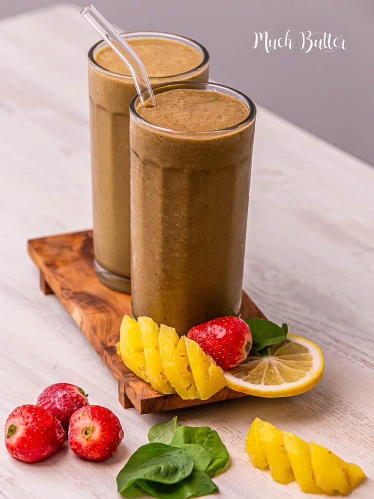 Start your day right with the Antioxidant Brown Smoothie Recipe! A perfect blend of pineapple, strawberry, and spinach to your glass in 5 minutes only!