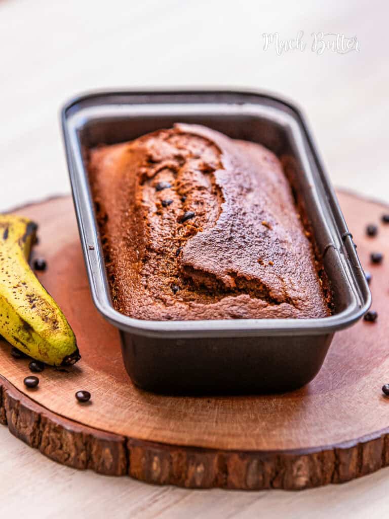This ultra chocolatey, extra moist, healthy choco banana bread recipe is super easy to make! gluten-free treats made with yogurt and oat flour