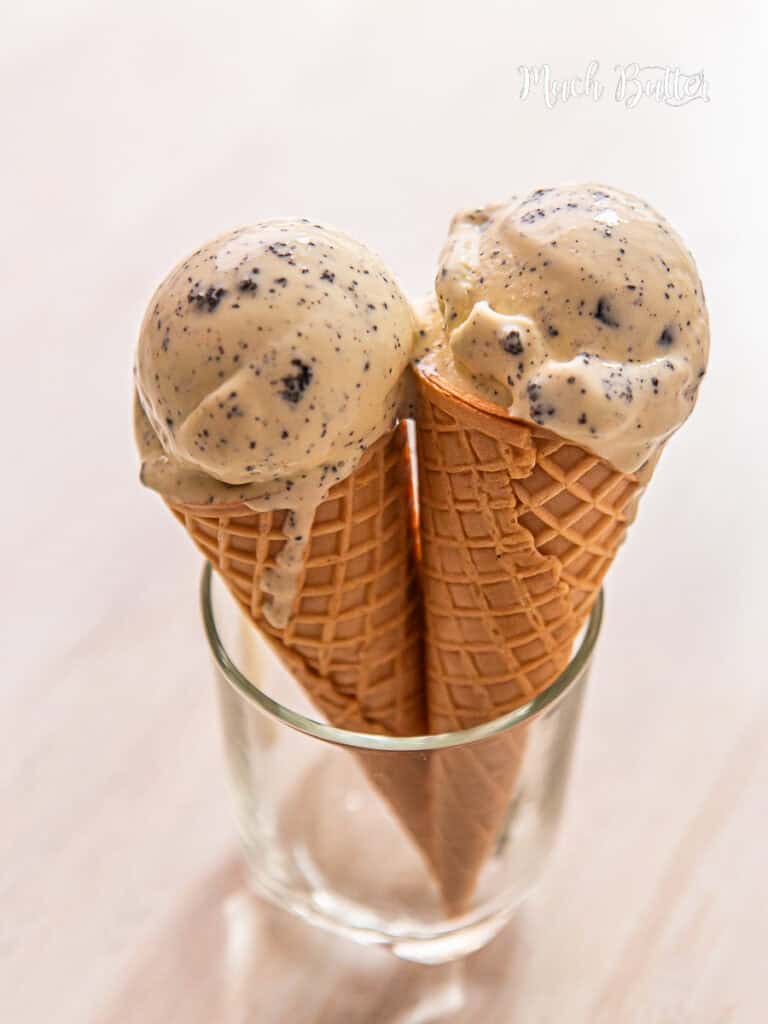 This homemade Cookies n Cream Ice Cream is not only extremely easy, but also delicious, creamy, and rich in texture. we love using full of oreo here.