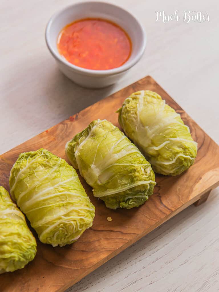 This steamed Chinese Cabbage Roll will accompany your diet journey. A healthy fulfilling appetizer dish with a sweet and spicy sauce!