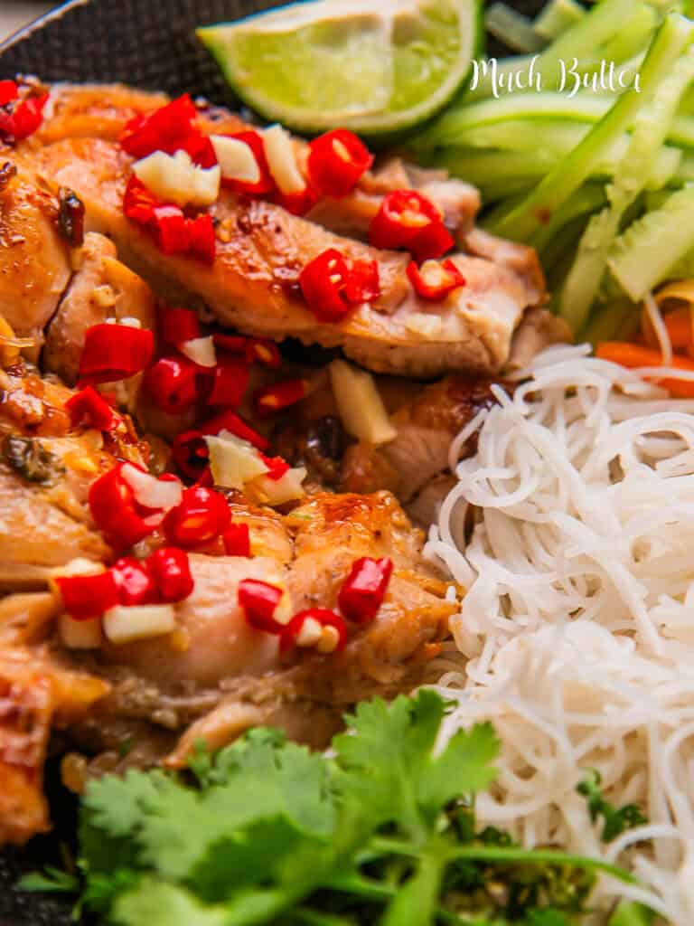 If you’re craving a flavorful, fresh, and nutritious meal, then Vietnamese Lemongrass Chicken with Vermicelli Noodles is the answer!