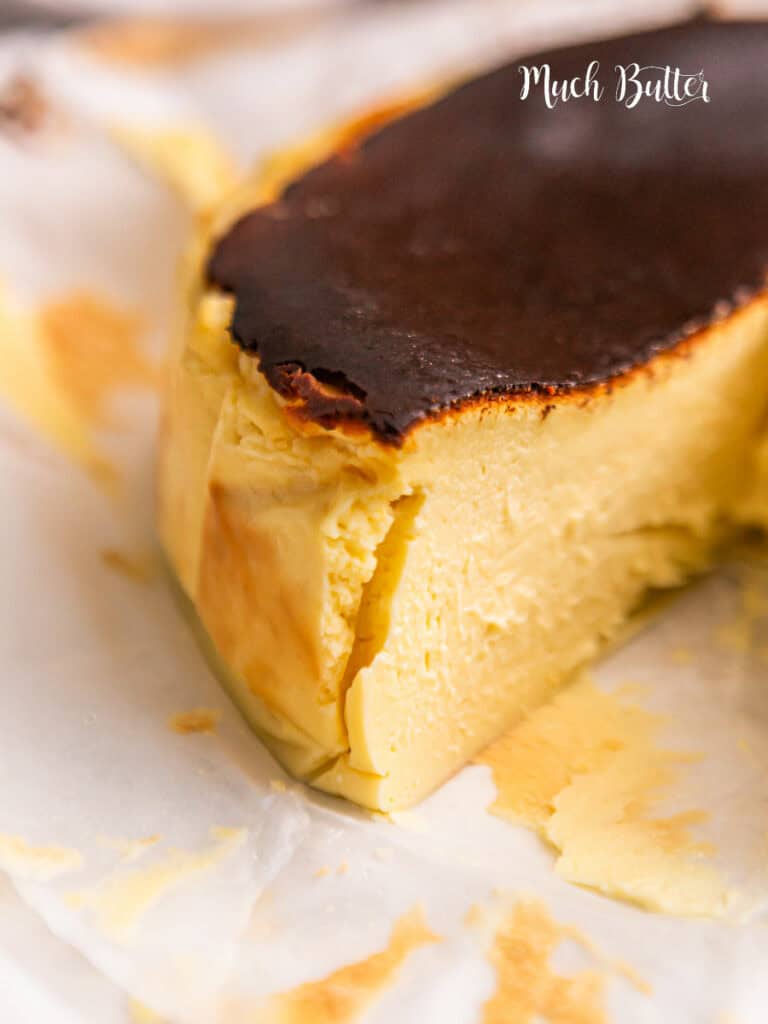 This Basque Burnt Cheesecake has everything in one! contrast texture between a caramelized crust with a creamy rich interior center!