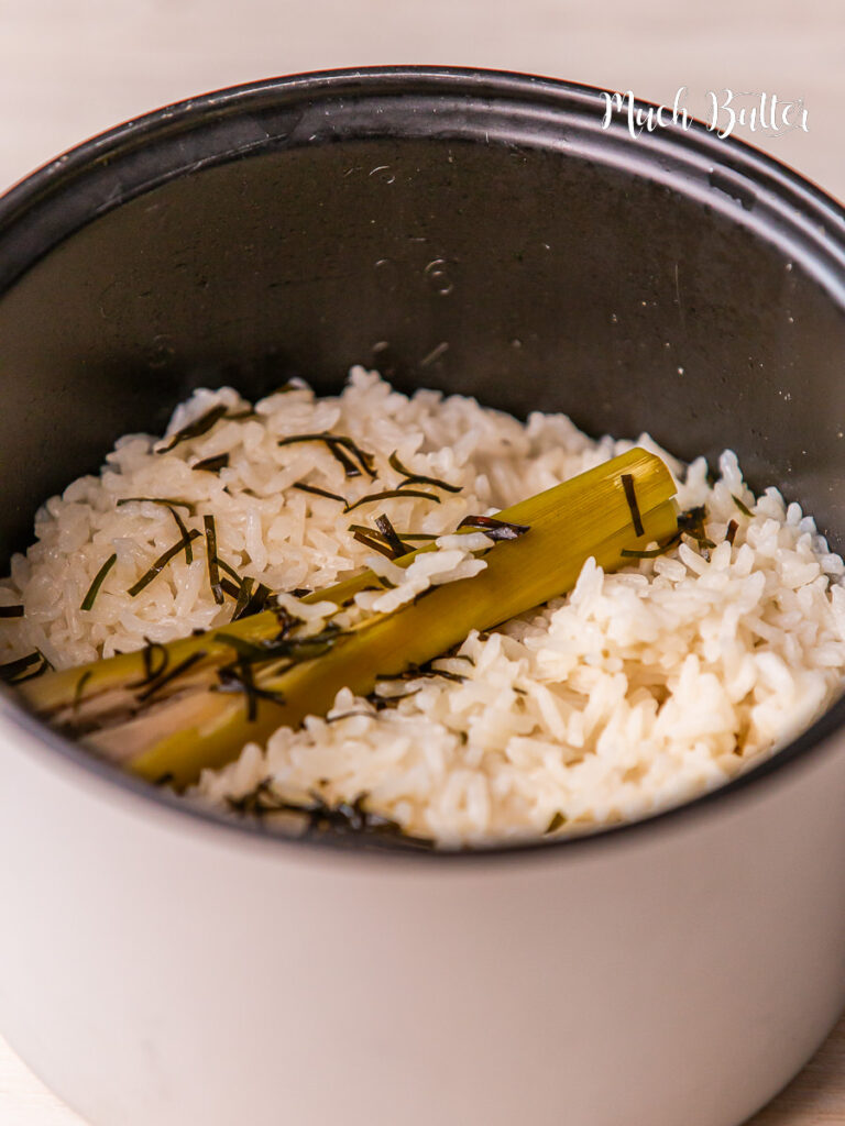 Bring Indonesian-style dining to your table with aromatic Kaffir Lime Rice; fluffy, fragrant, and citrusy! So yum!