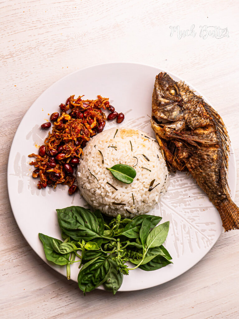 Bring Indonesian-style dining to your table with aromatic Kaffir Lime Rice; fluffy, fragrant, and citrusy! So yum!