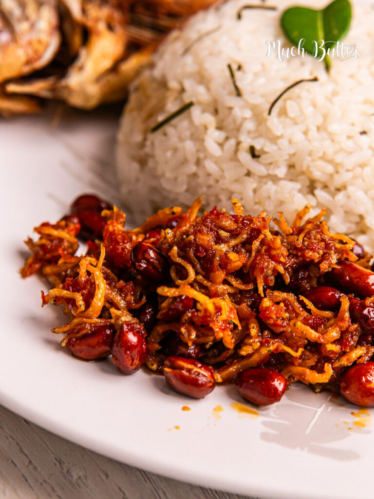 Bring Indonesian-style dining to your table with aromatic Kaffir Lime Rice; fluffy, fragrant, and citrusy! So yum!