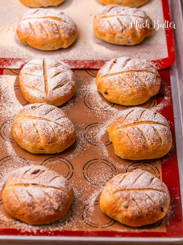 Soft, chewy, and creamy! Discover Mochi-Stuffed Bread, a.k.a Roti Macan, inspired Japanese-Indonesian fusion bread filled with mochi n creamcheese.