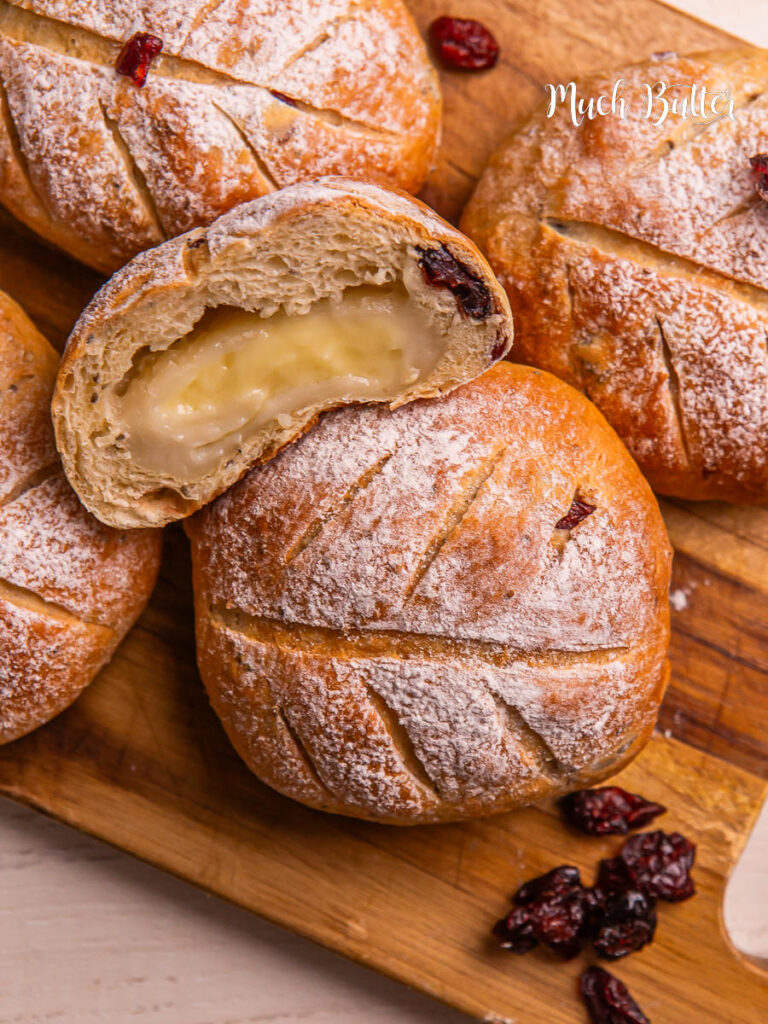 Soft, chewy, and creamy! Discover Mochi-Stuffed Bread, a.k.a Roti Macan, inspired Japanese-Indonesian fusion bread filled with mochi n creamcheese.